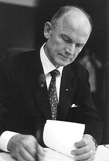 220px-Ferdinand_Piech_by_Stuart_Mentiply